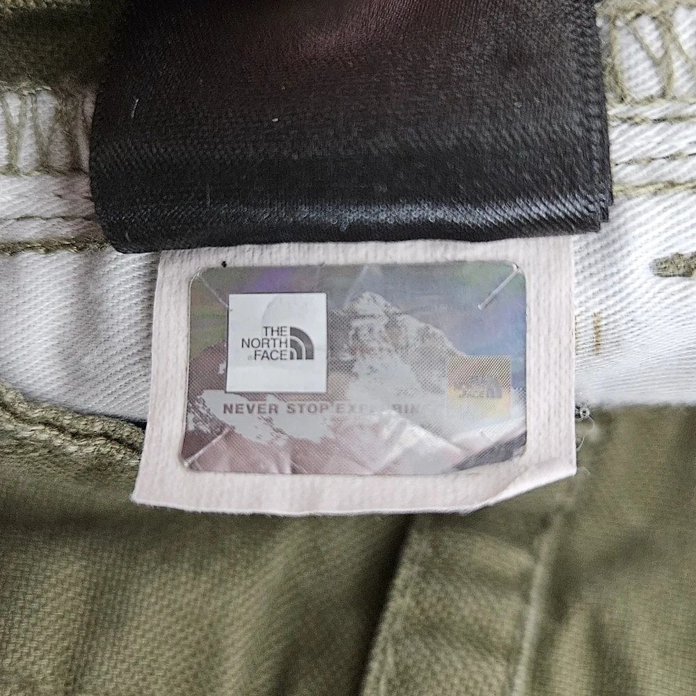 The North Face Straight Leg Pants Olive Green Khaki Flat Front Outdoor Mens 40